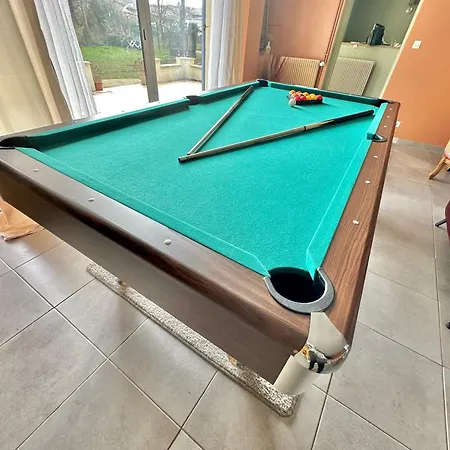펜션 Grande Maison Familiale Avec Billard Chaunay