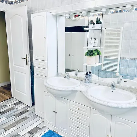 Grande Maison Familiale Bien Equipee Avec Billard Feriehus *