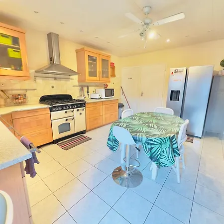 Grande Maison Familiale Bien Equipee Avec Billard * Chaunay