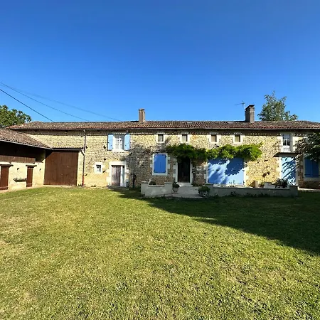 Grande Maison Familiale Bien Equipee Avec Billard Chaunay