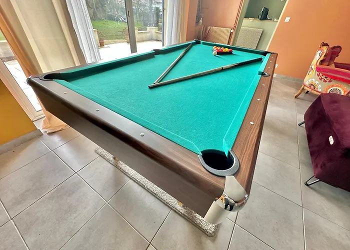 Сasa de vacaciones Grande Maison Familiale Bien équipée Avec Billard Chaunay
