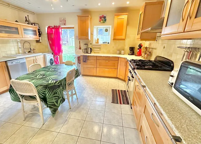 Сasa de vacaciones Grande Maison Familiale Bien équipée Avec Billard Chaunay