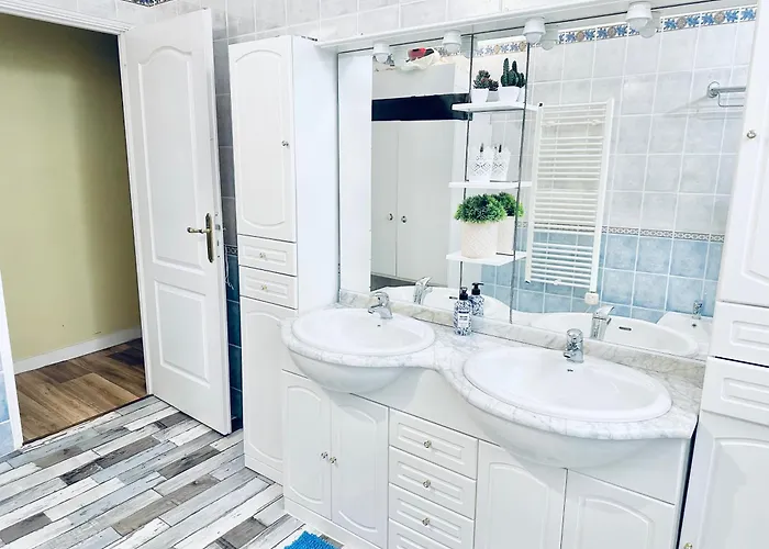 Grande Maison Familiale Bien équipée Avec Billard Сasa de vacaciones *